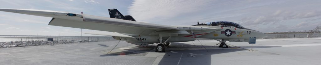 A plane viewed from the wing tip.