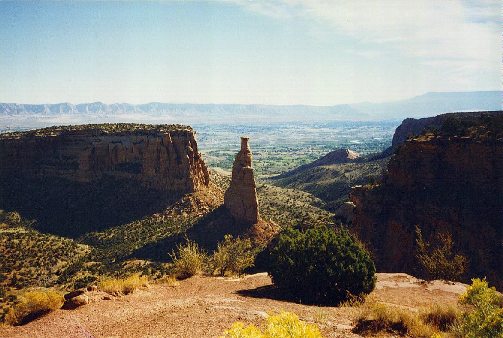 Here (Independence), the very thin fin separating two merging canyons has been eroded completely away in two places leaving a 'free standing' fin behind.