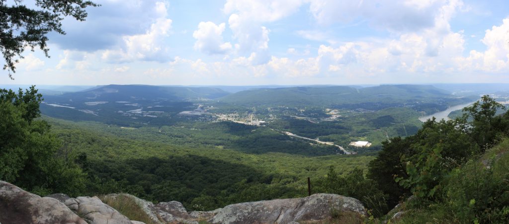 The view north-west from Lookout Mountain. You can see the arc of the Tennessee river on the right heading north towards Signal Mountain.